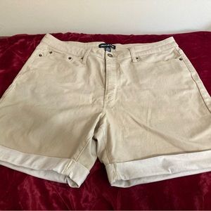 DKNY ladies shorts. Size 14